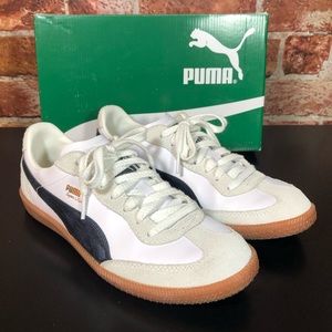 PUMA Super Liga OG Retro sneakers! Women’s 9 / Men’s 7.5